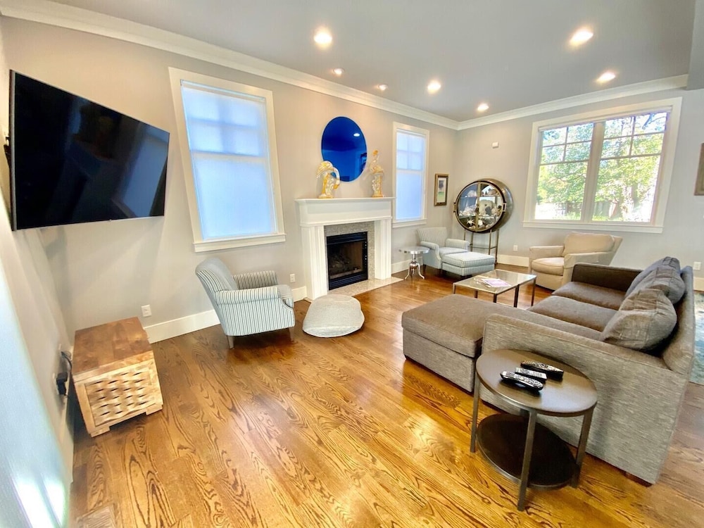 Bayard Avenue 300