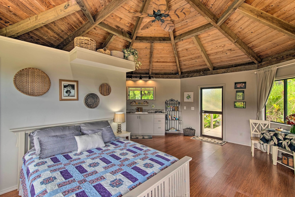 Maui Vacations - Hilo Couples Retreat  6 Miles to Honoli'i Beach! - Property Image 5