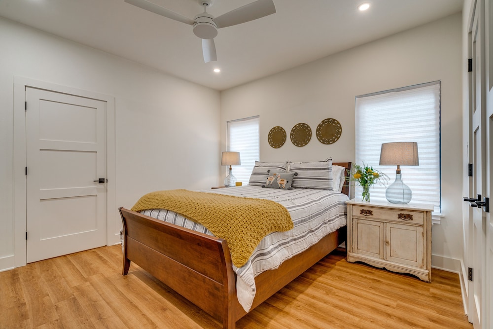 Chic Burnet Home on Lake Buchanan w/ 2 Fireplaces! - Property Image 30