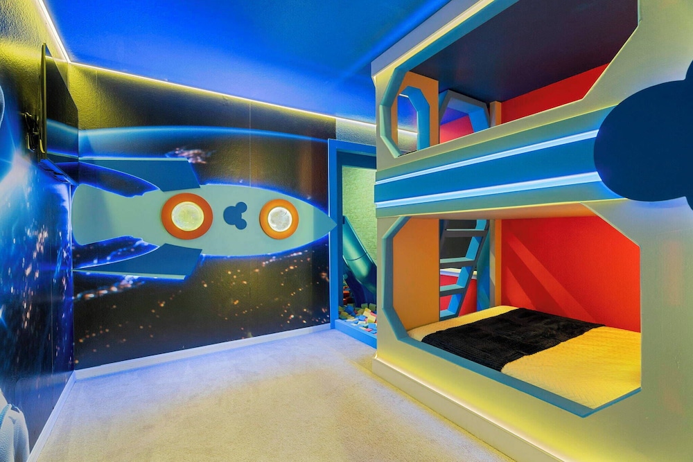 Luxury Home With Pool Game Room Cinema
