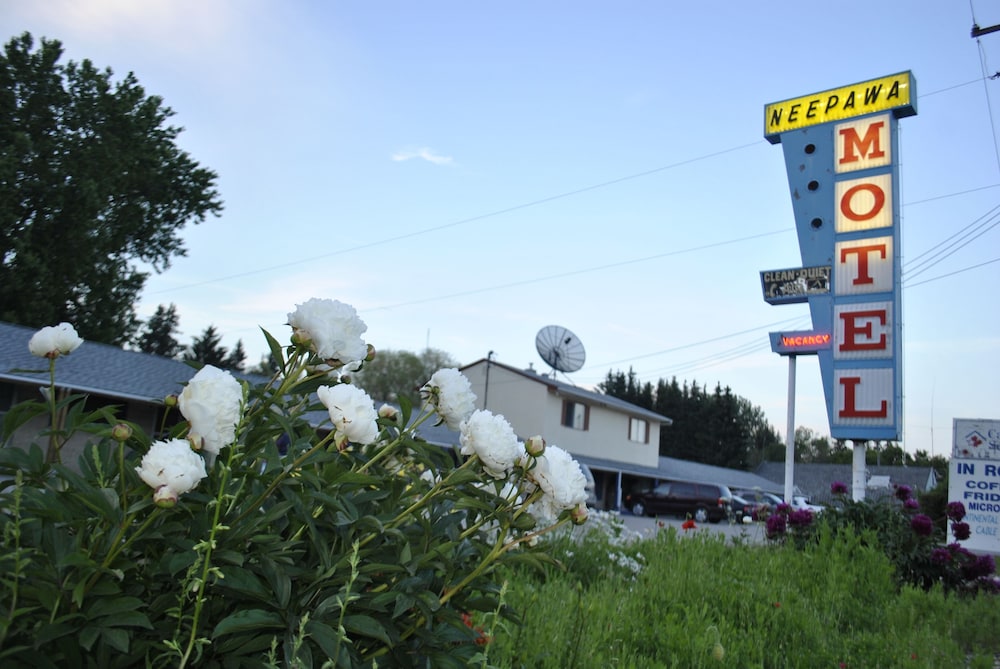 Neepawa motel