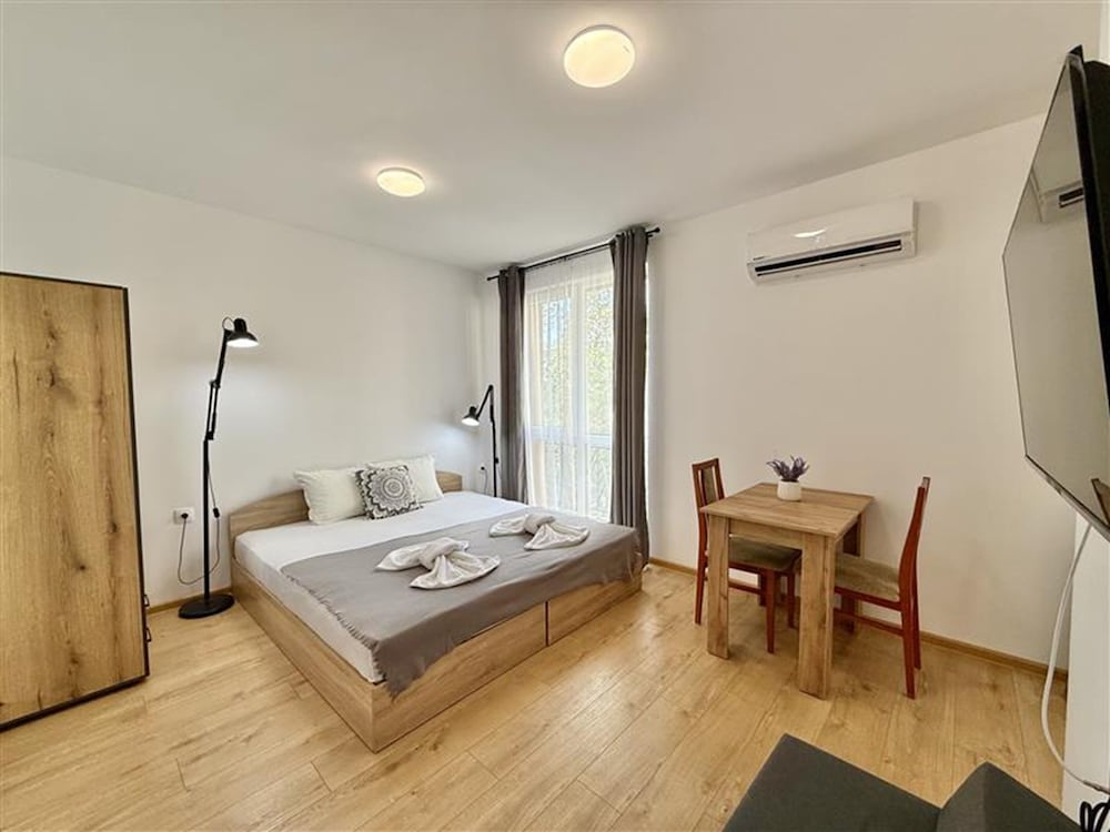 Menada Aphrodite Green Apartments