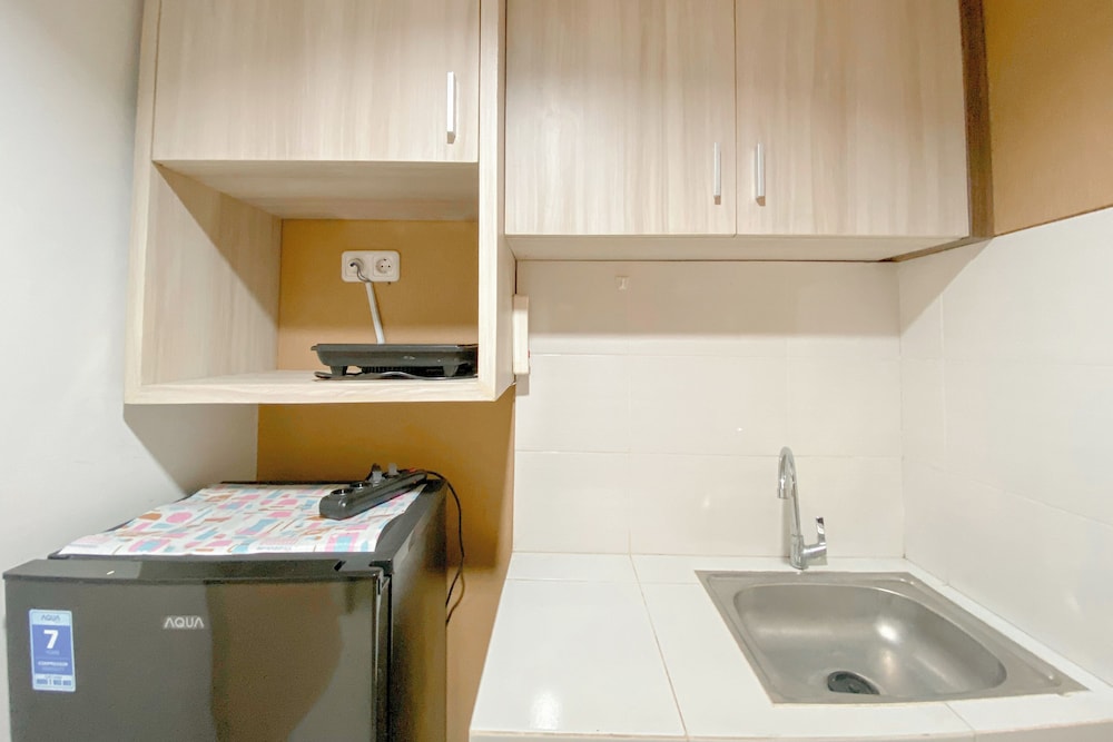 Restful And Homey 1Br Without Living Room At The Alton Apartment