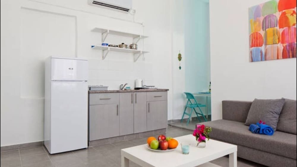 Ha-Carmel Market Apartment