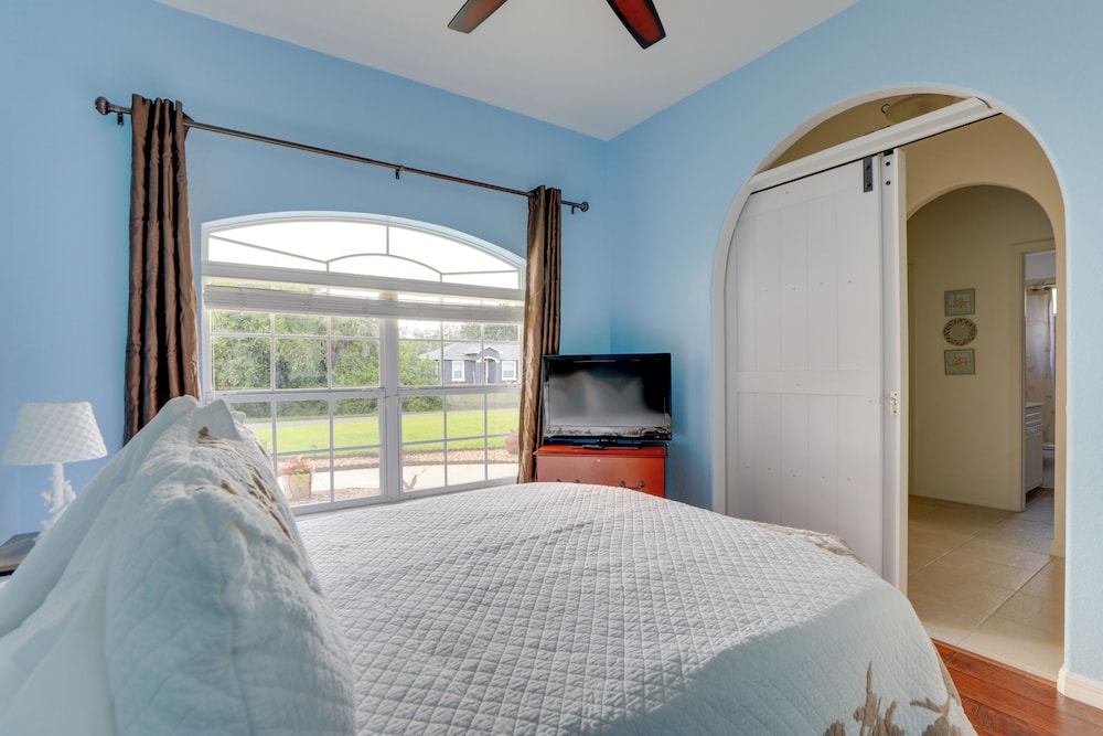 Screened Patio & Canal Views: Home in North Port!
