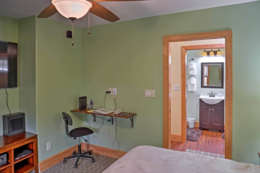 Cozy East Bernstadt Cabin w/ Porch Fishing Lake! - Property Image 23