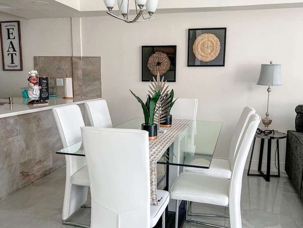 Grand Luxury 3BR Penthouse Near Disney Parks 2