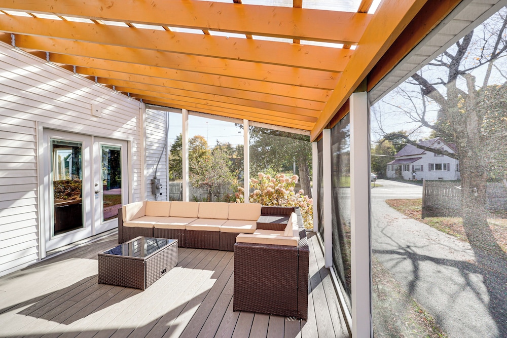 Hike, Ski & Explore: Patten Home w/ Pool Table!