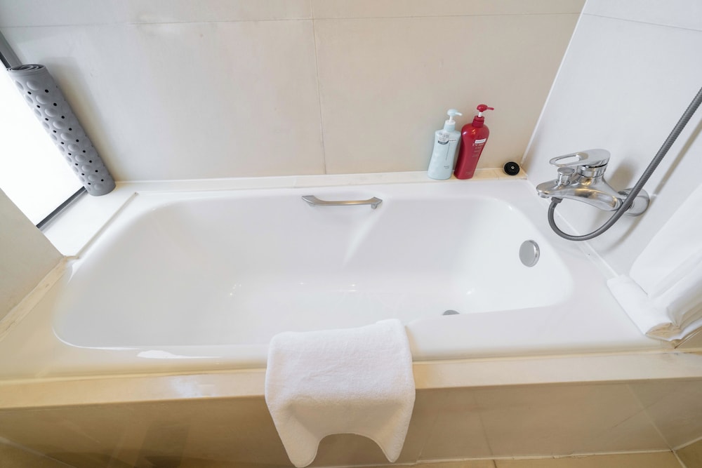 Tyms Modern 3BR 2BA Apt Near Metro