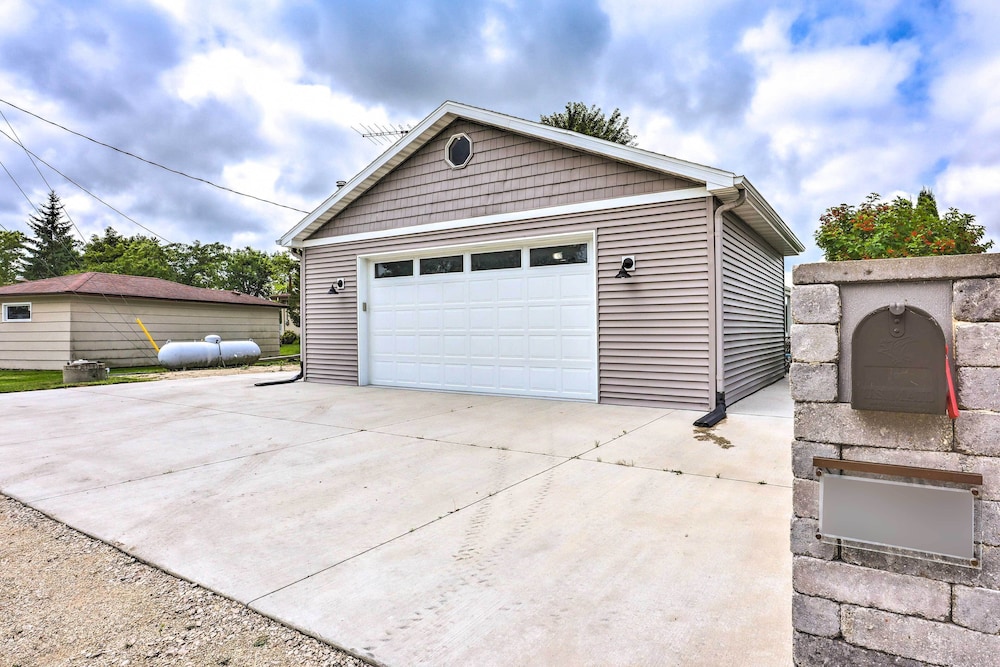 Cascade Lakefront Home: Boat Dock, Fire Pit! view 4