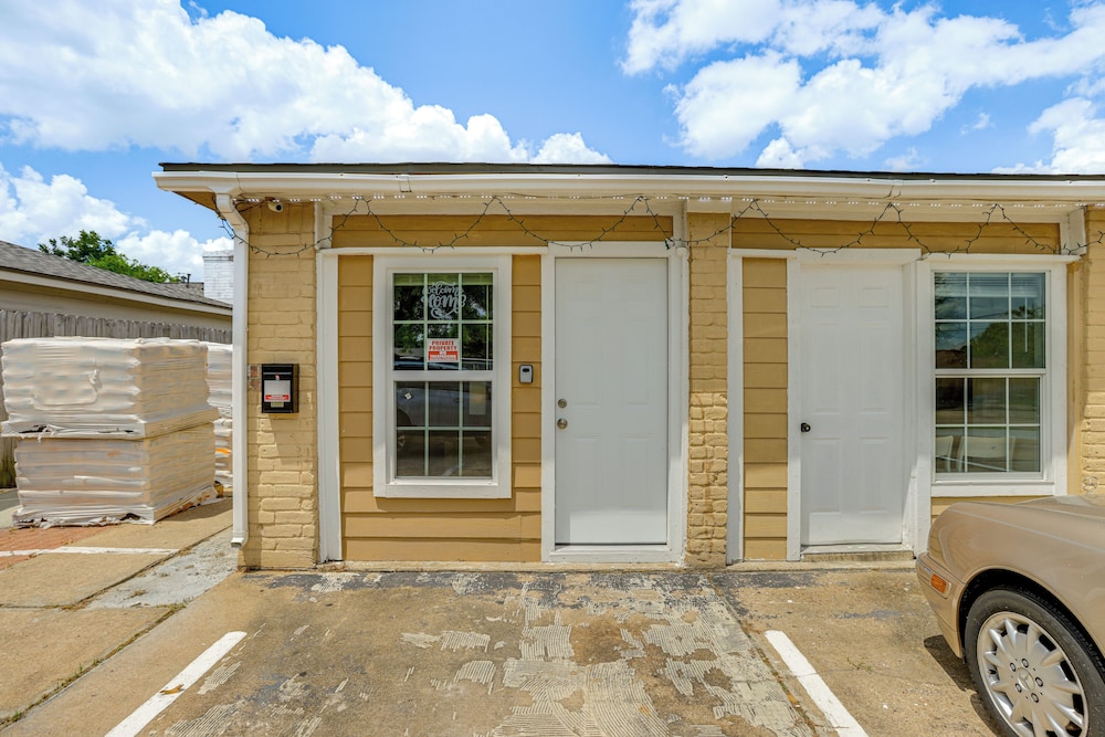 Suburban Home By Arthur Storey Park & HCA Houston!