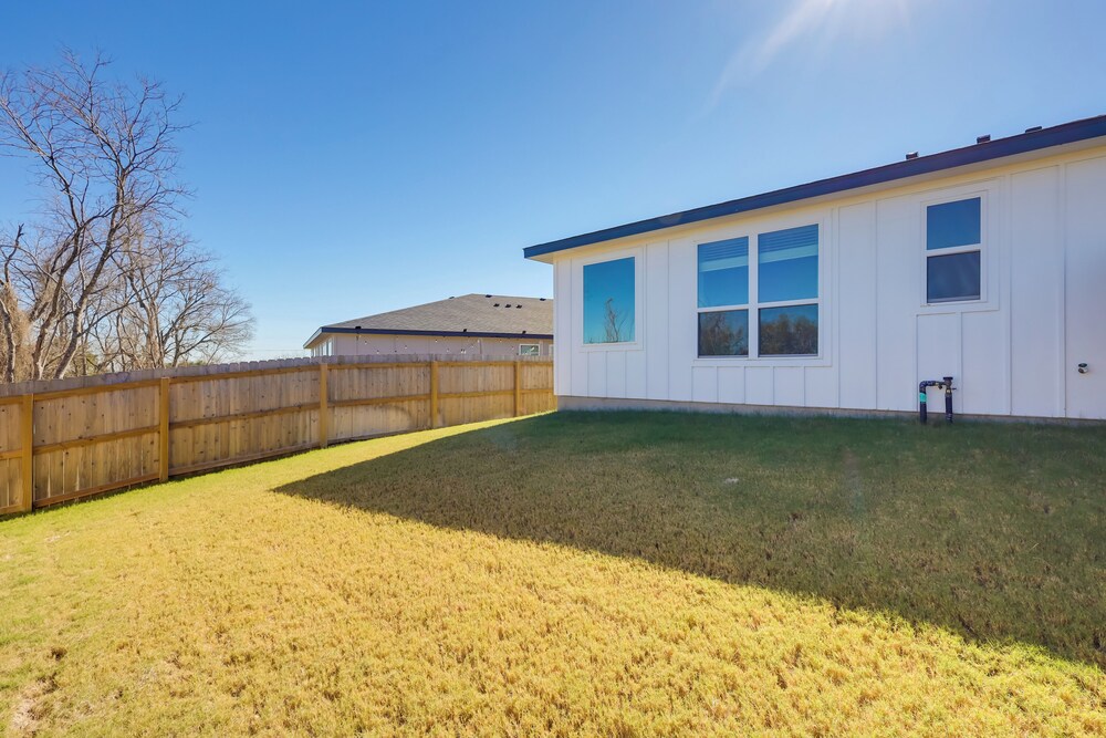 2 Mi to Downtown Temple: Pet-friendly Home w/ Yard