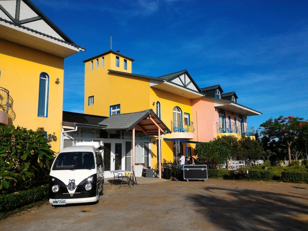 Bohemian Holiday Inn