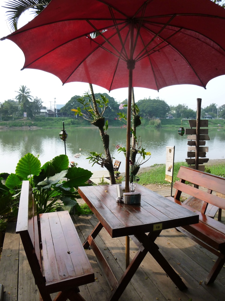 Hollanda Montri Guesthouse