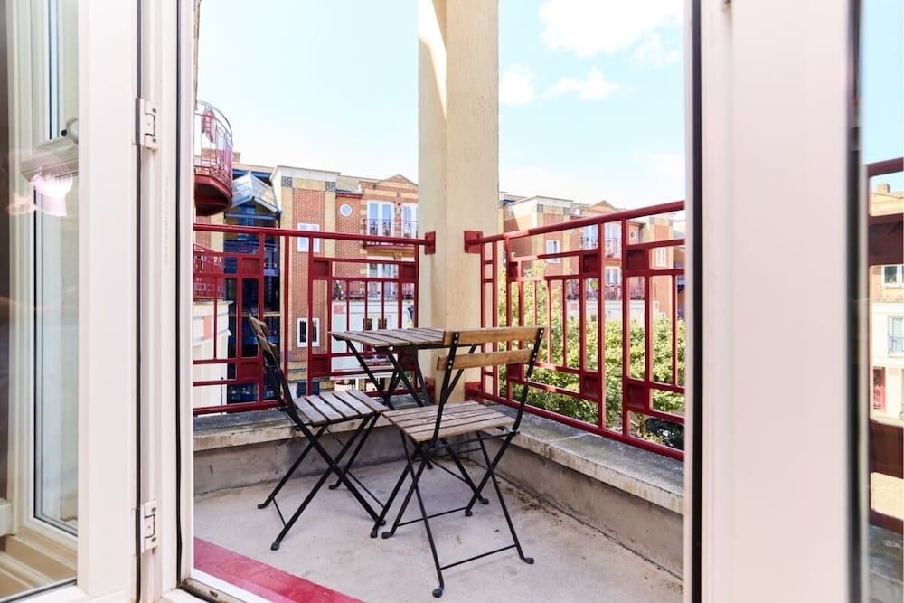 The Brunswick Retreat - Warm 3bdr Flat With Balcony