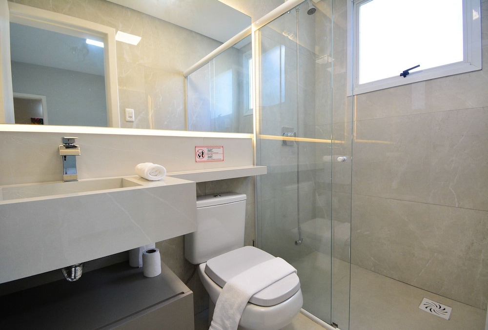 Elegante Casa com Piscina - João Paulo