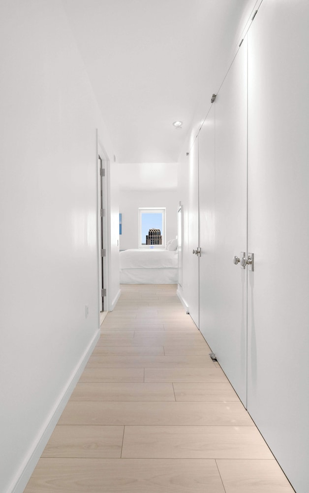 Corporate or Luxury 4 Bedroom Penthouse Steps From Times Square Sleeps 8