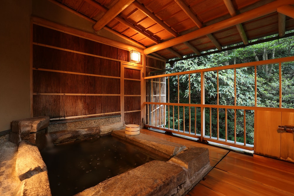 Nishimuraya Hotel Shogetsutei