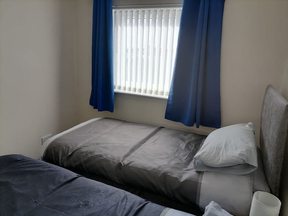 Impeccable 2-bed Flat in Wick view 5
