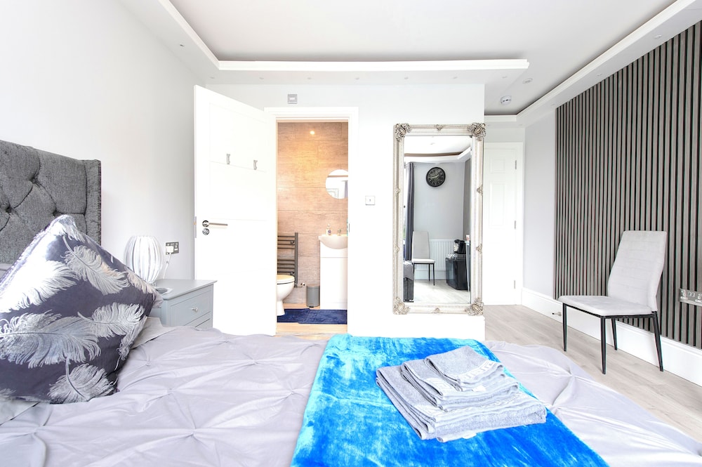 The Pond House - Ensuite Rooms