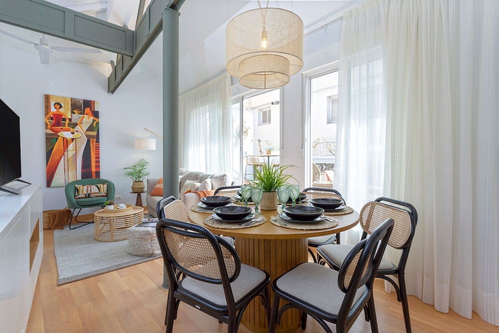Stylish Penthouse Private Terrace Plaza Mitjana