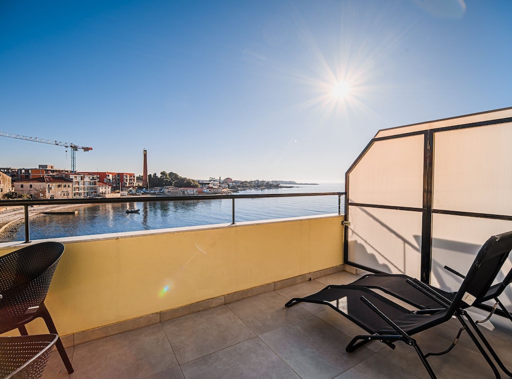 Sleek and Stylish Umag Apartments With Sea View