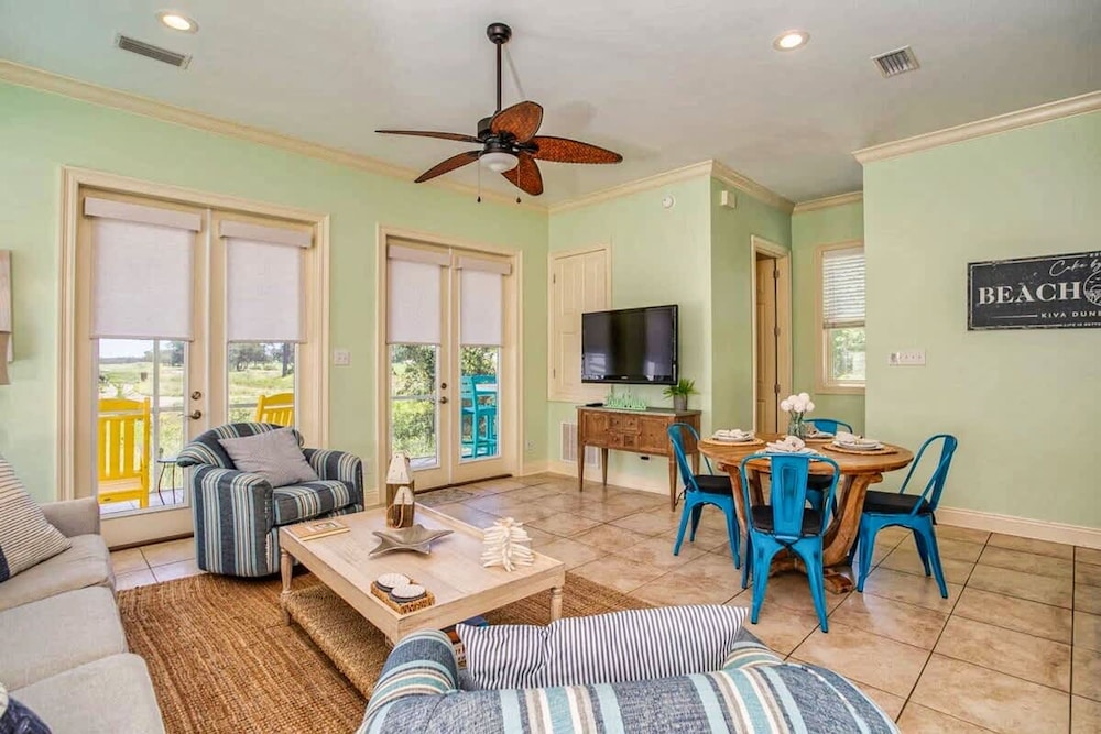 Gulf Shores Hideaway Walk to Waves Pool Golf Views