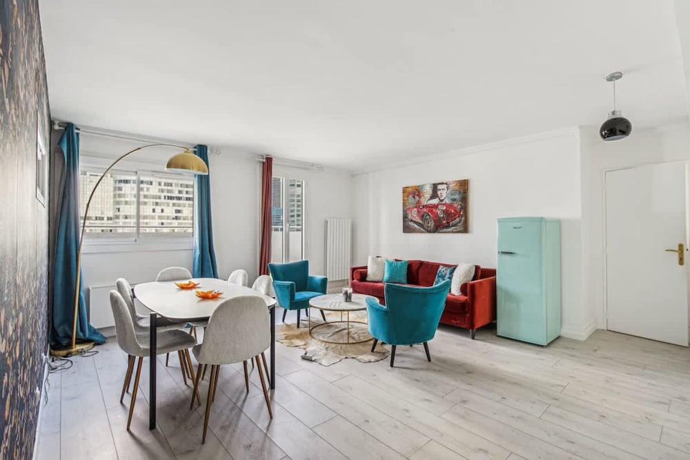 Exceptional Apartment With Terrace - La D Fense