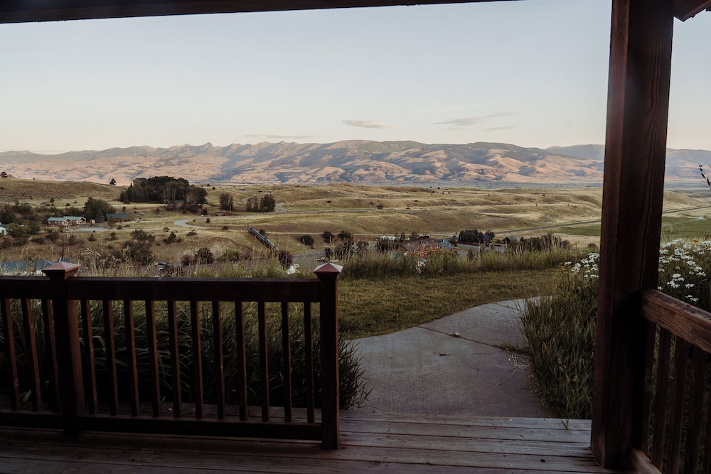 Chico Hot Springs Resort & Day Spa