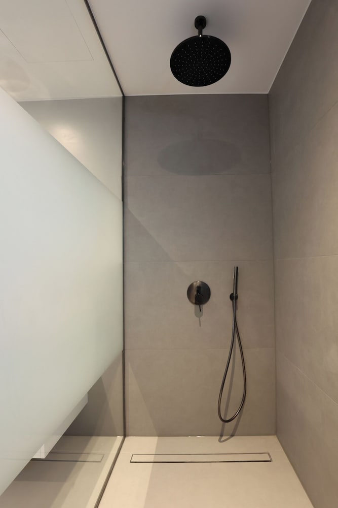 Limi Deluxe Suites