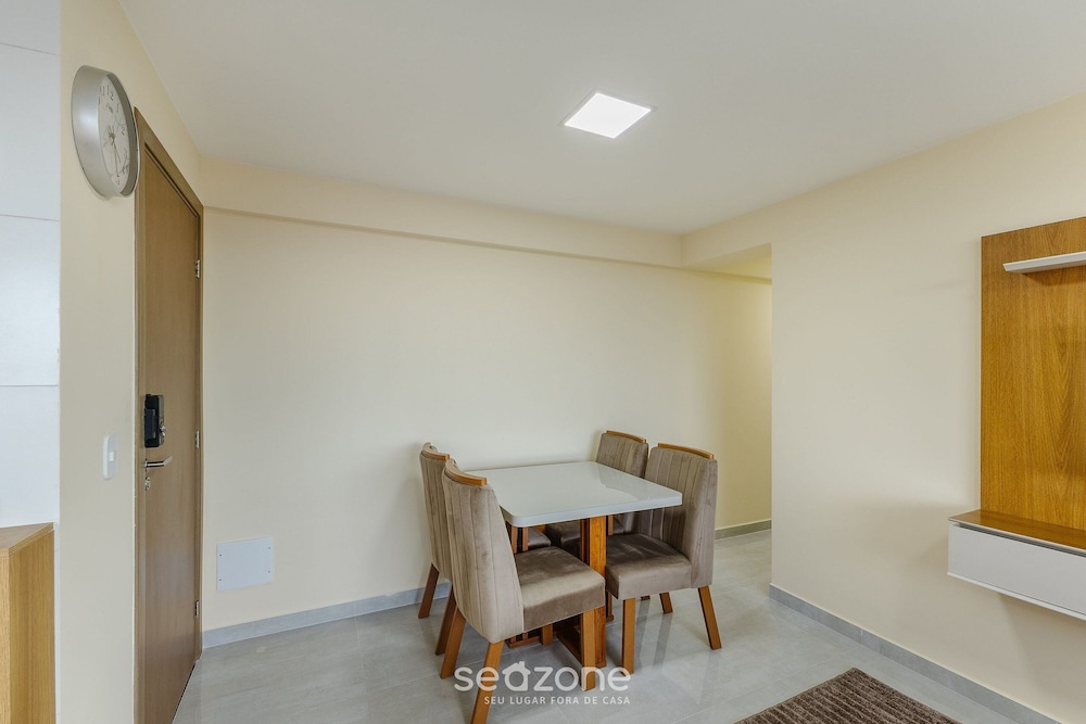 Building With Swimming Pool 300m From the Beach in Ilheus - MMD