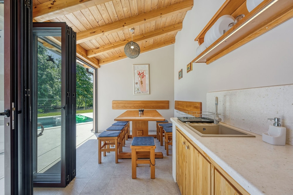 Pool and Fun Villa Stella Klarici