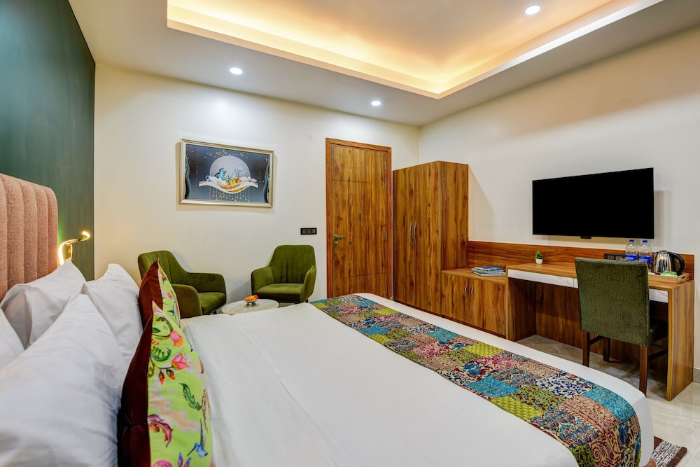 MEHU RESIDENCY
