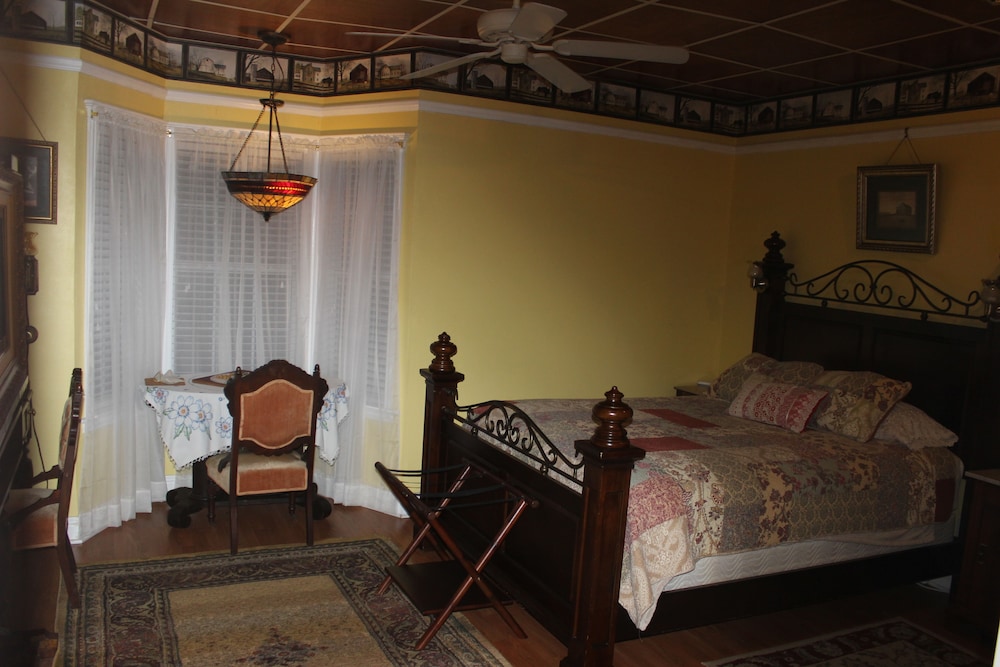 Book Nook Inn