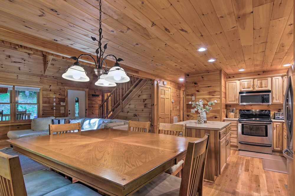 Charming Mtn Cabin 2 Mi From Downtown Boone! view 4