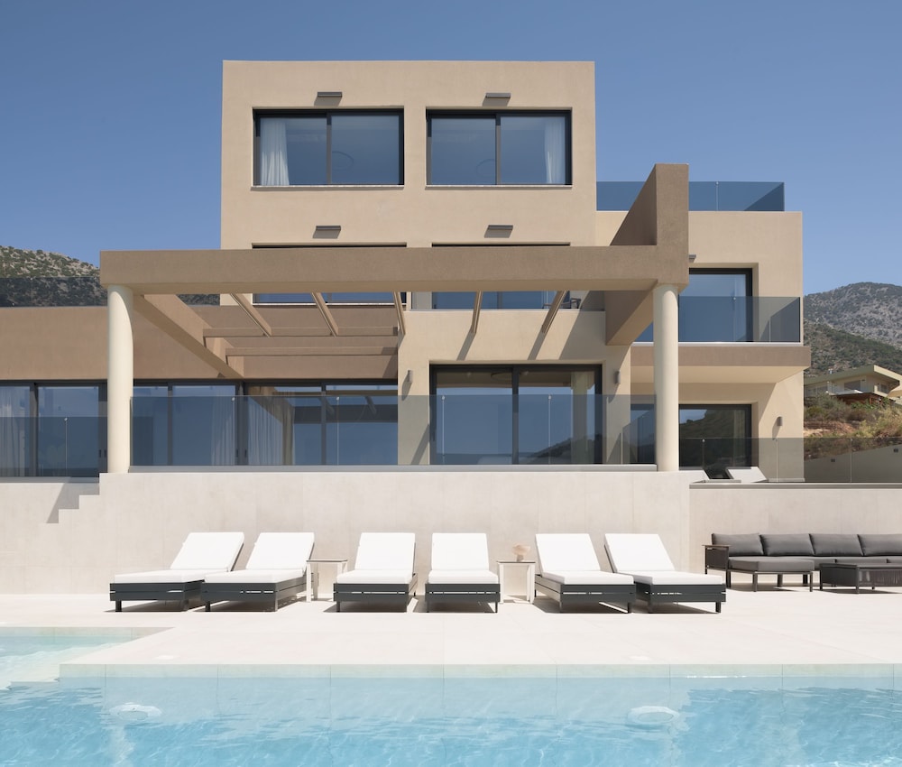 Luxurious Villa Dias With Tennis Court by Estia