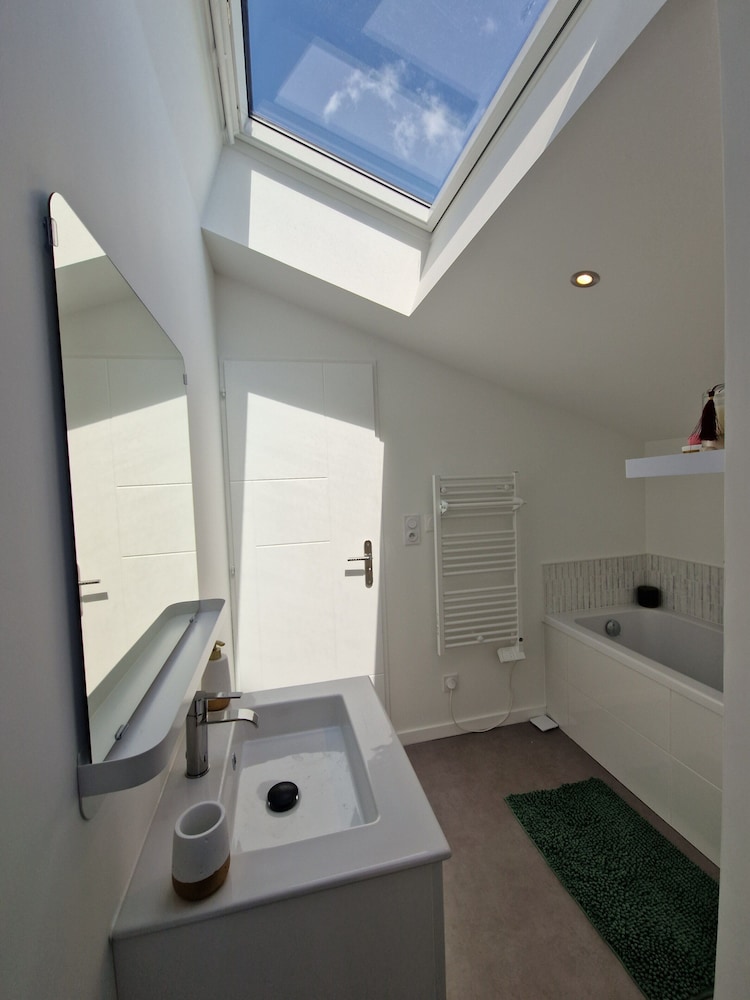 Chic & Central - Your Retreat in Le Mans