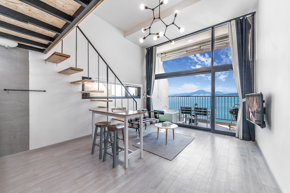 Yeosu Lastella Spa Pet-friendly Pension