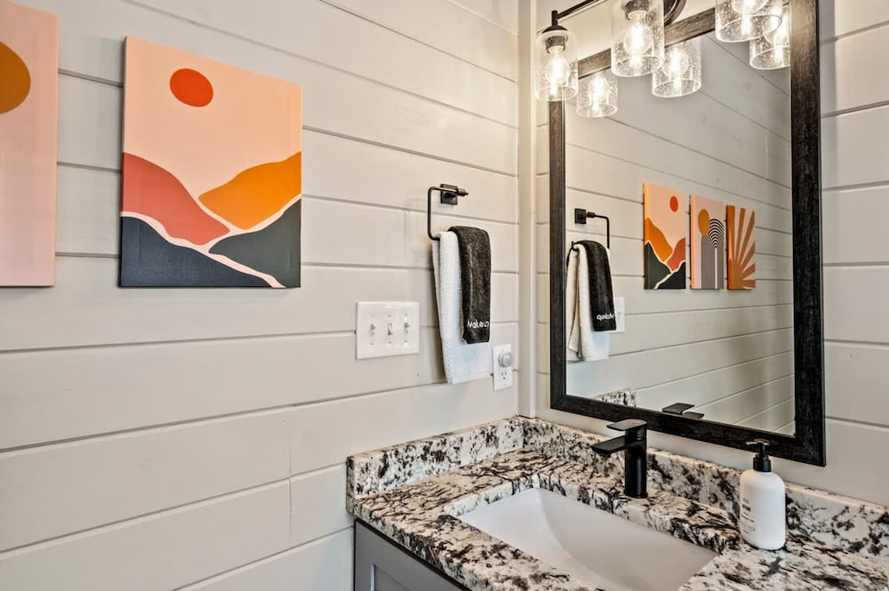 NEW Lake Cabin Sleeps 14 Indoor Pool Hot Tub