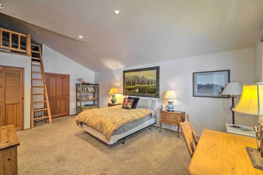 Ketchum Vacations - Life on Easy Street w/ Hot Tub: 7 Mi to Dwtn! - Property Image 5