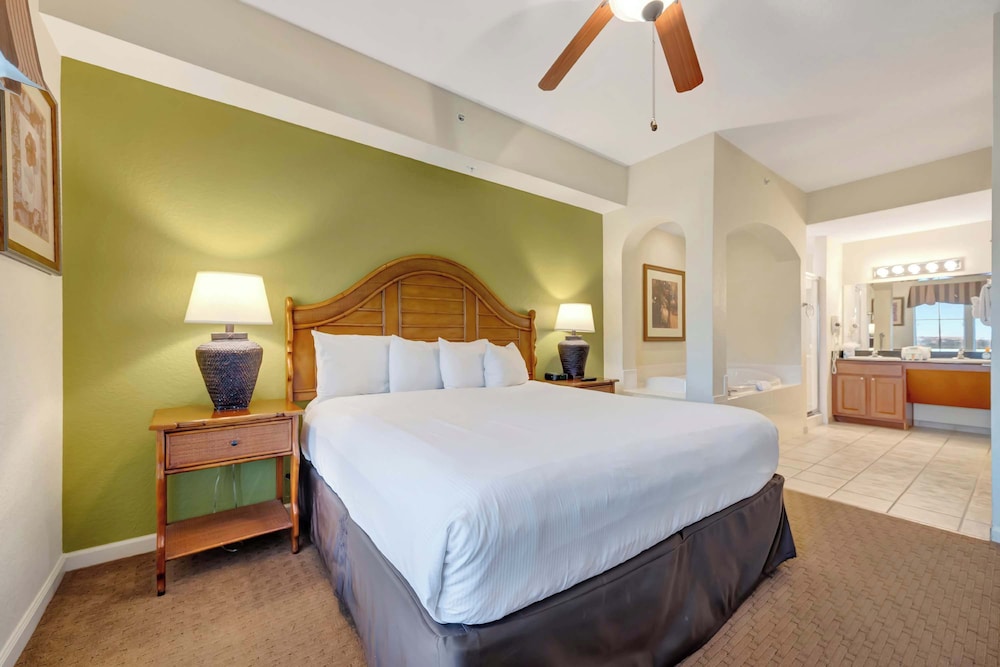 2BR Fireworks View With Pool Spa 5 Minutes to Disney