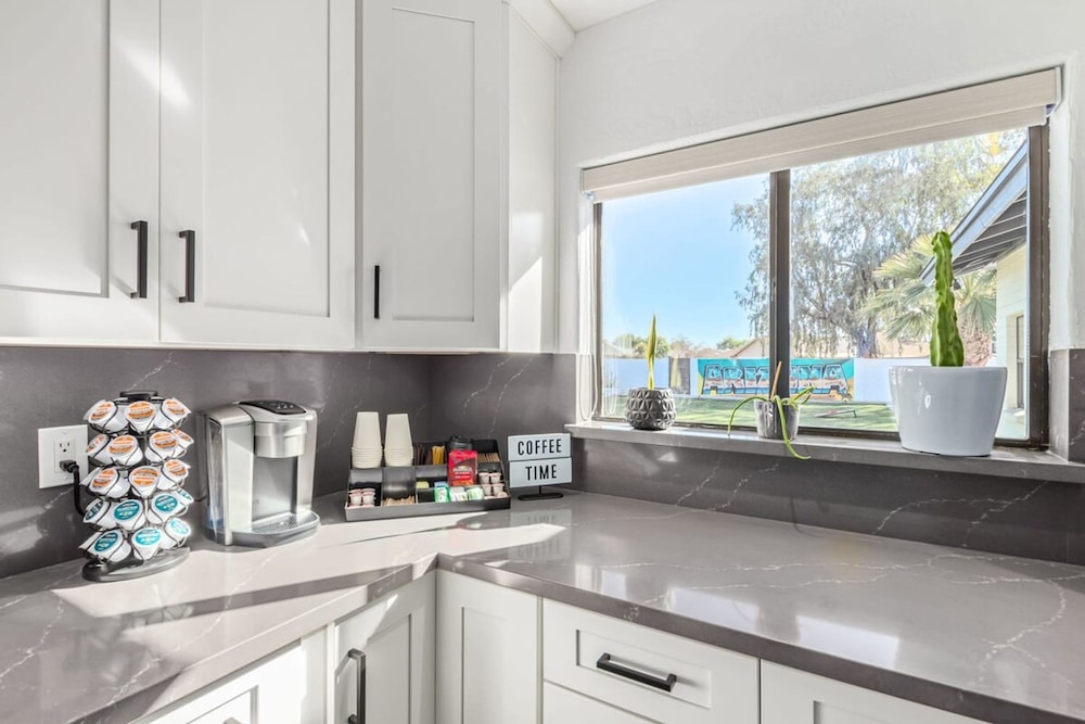 5BR Resort-style Oasis 2 Primary s Cabana Gameroom