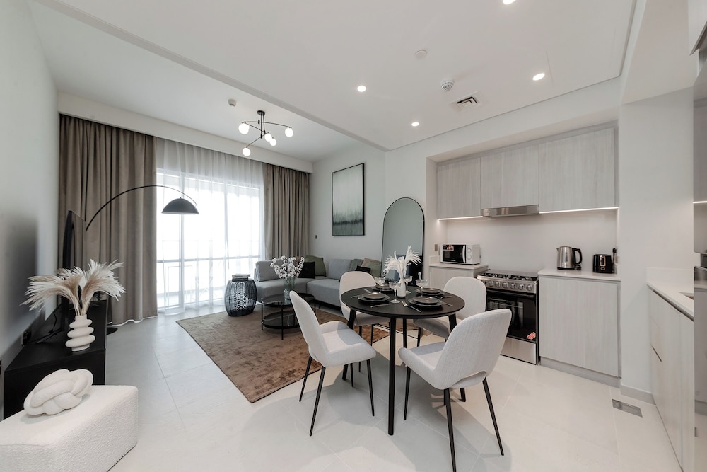 Luxury 1BR at Vida Residences