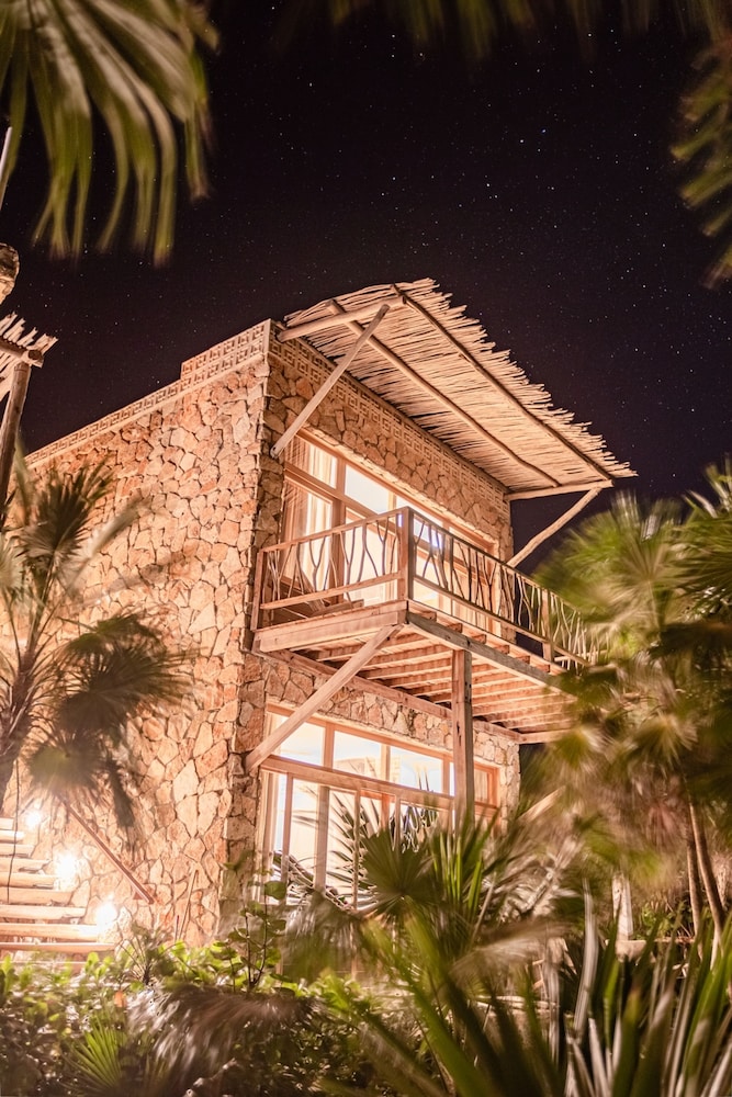 Anana Casa Kaab Kaan Rooftop Pool Beachfront