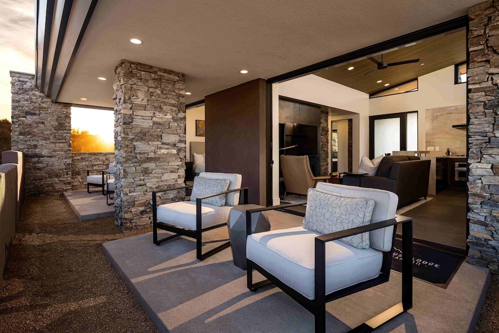 Mountain House Lodge at Sereno Canyon