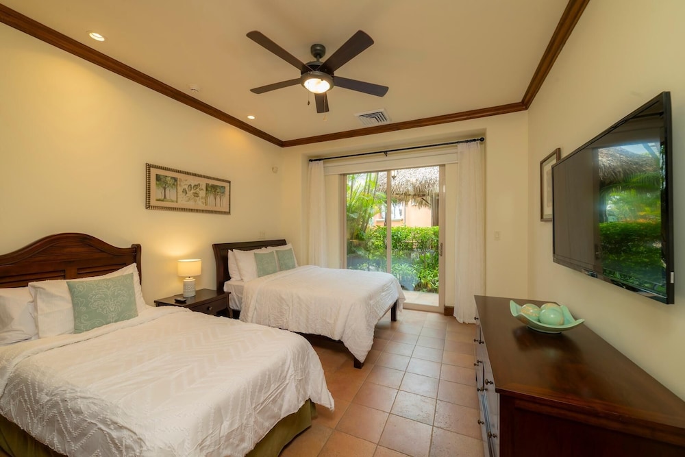 Montebello 2E 3bdrm 3bath Ocean View