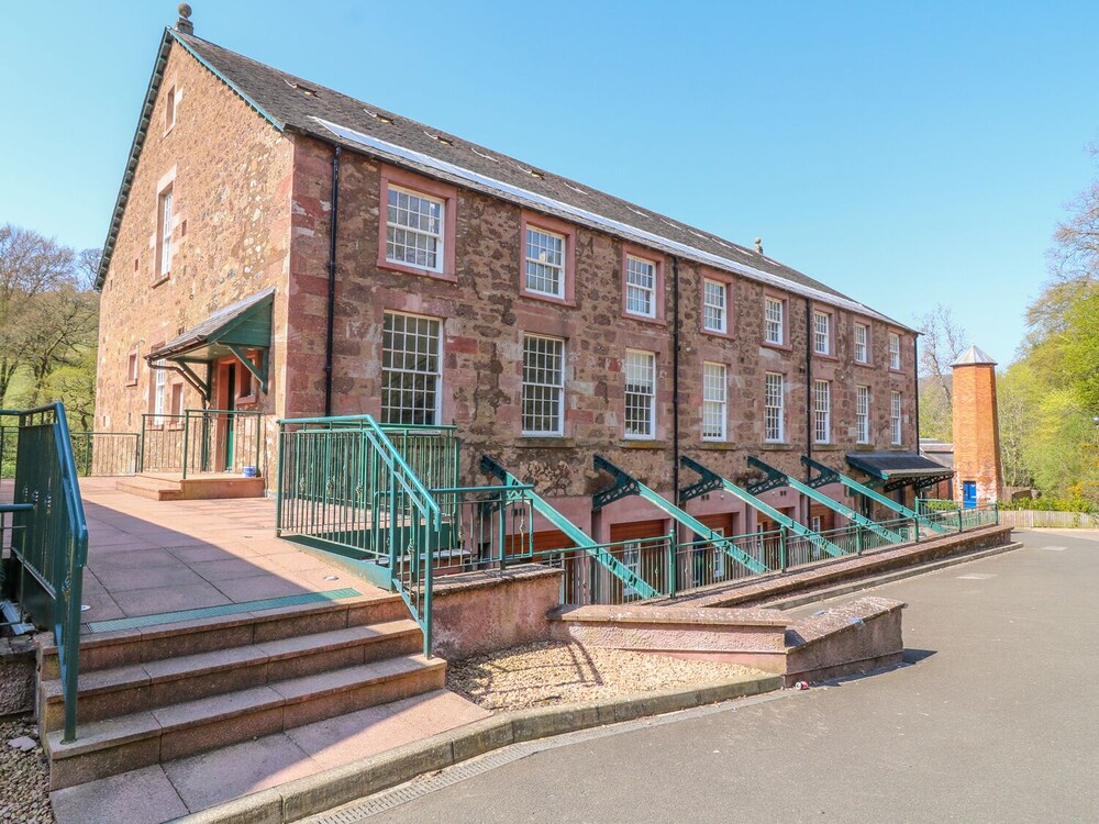 12 Keathbank Court - main view