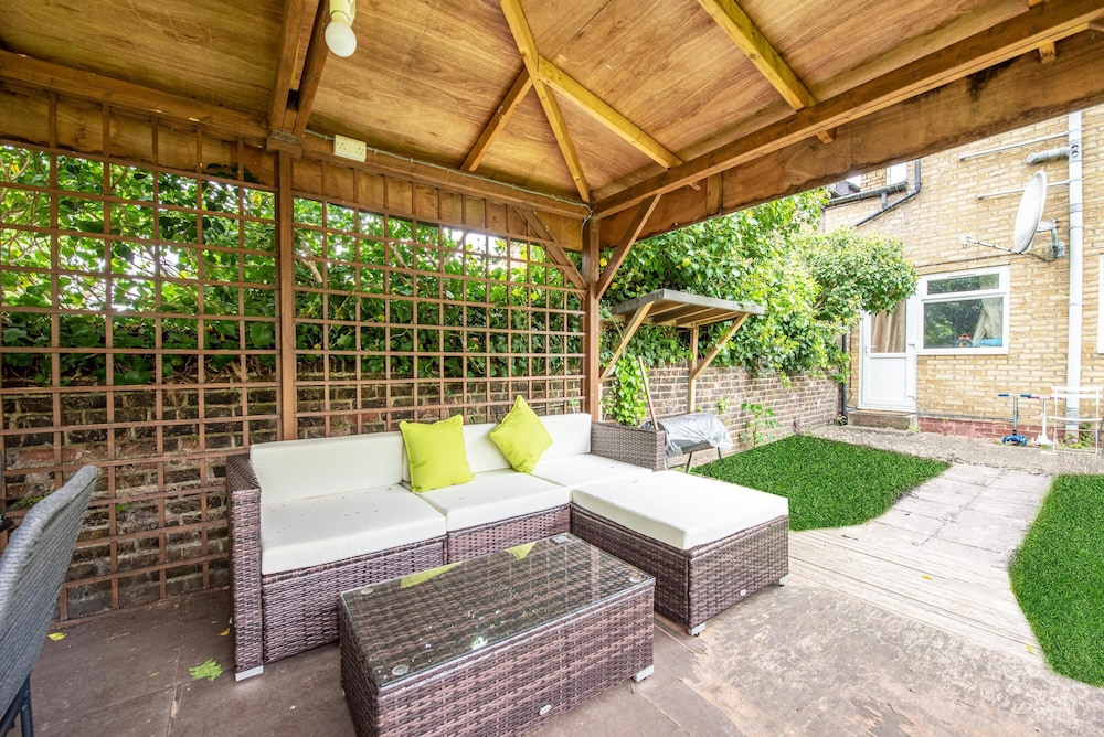 outdoor bbq area