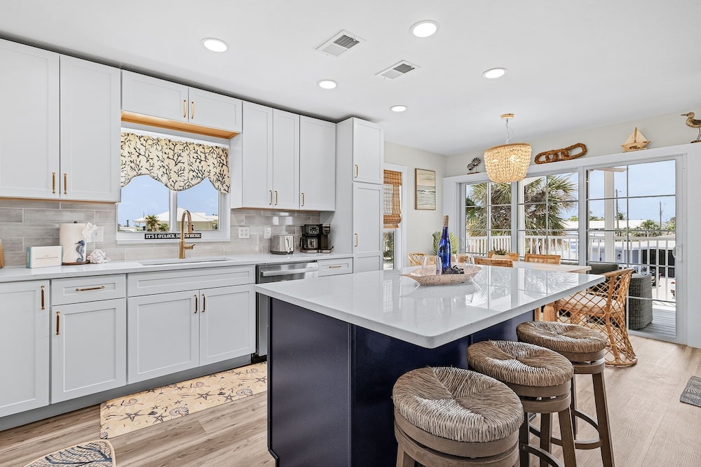 197 Beach Daze: 3br Pool Home, W/ Deeded Beach Access! 3 Bedroom Home
