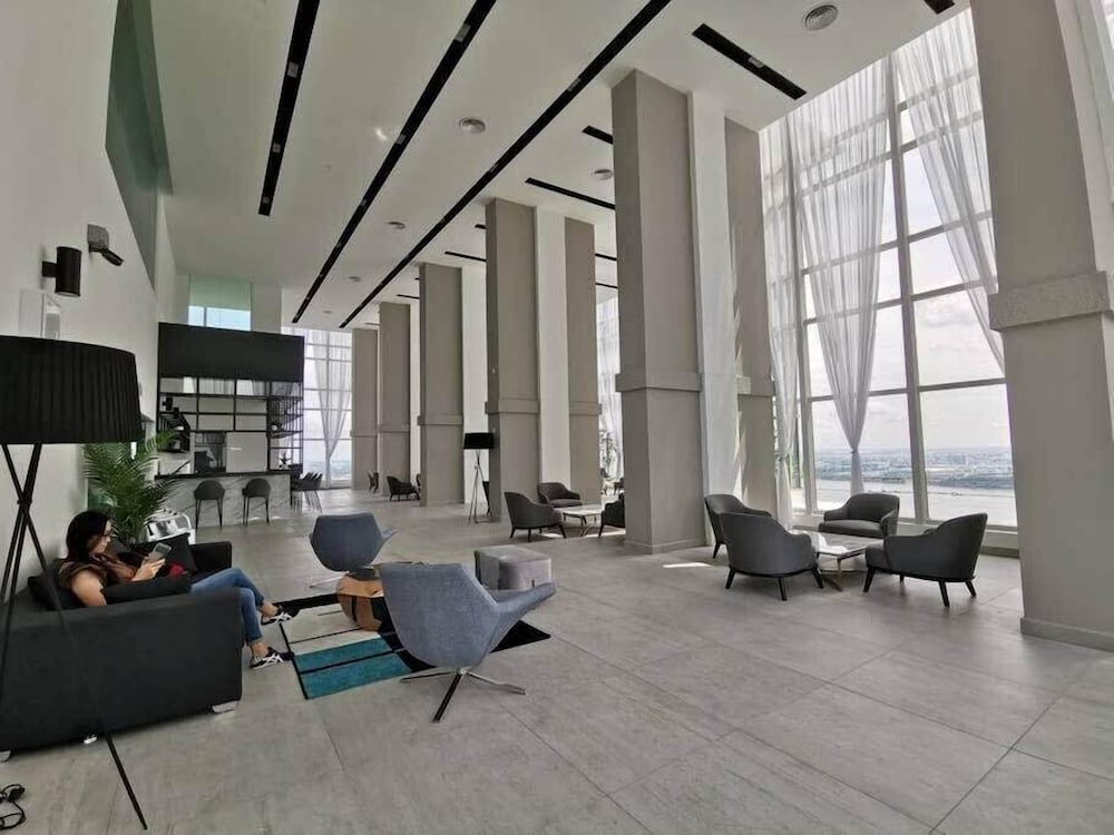 Comfy 2BR Tritower Suite Near JB Ciq, Jbcc & Capri